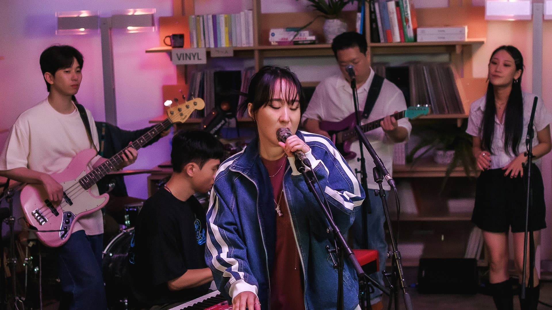 Tiny Desk Korea — imagem de capa