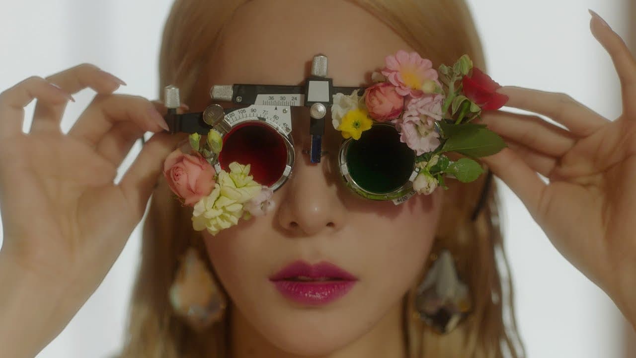 Tiffany Young - Lips On Lips MV