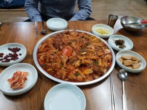Andong Jjimdak (Frango Braseado ao Estilo Andong)