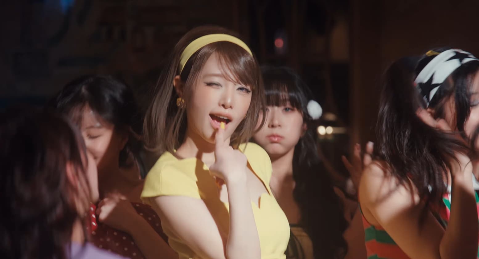 YENA e ‘Catch Catch’: electro-pop retrô que funciona