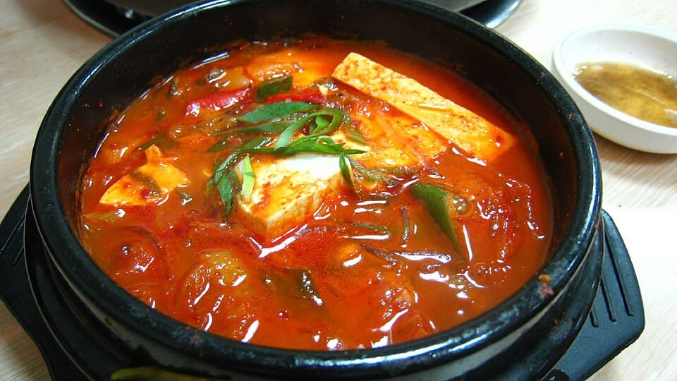 Kimchi-jjigae